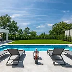 Villa Avis By Istrialux