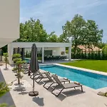 Avis By Istrialux Villa