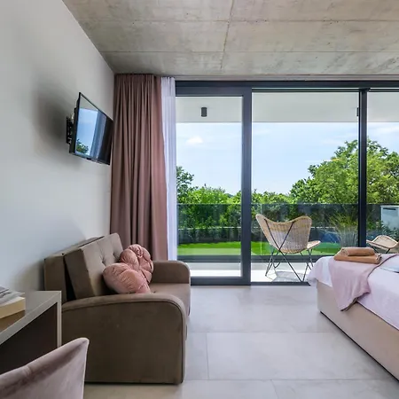 Avis By Istrialux Modrušani