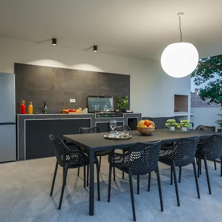 Avis By Istrialux * Modrušani